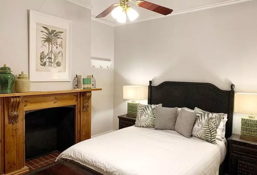 Hollidge House 5 Star Luxury Apartments