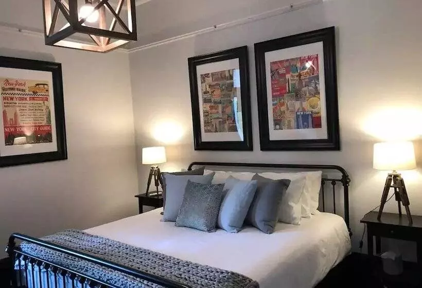 Hollidge House 5 Star Luxury Apartments