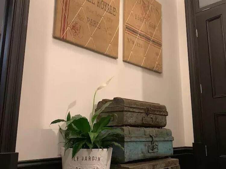 Hollidge House 5 Star Luxury Apartments