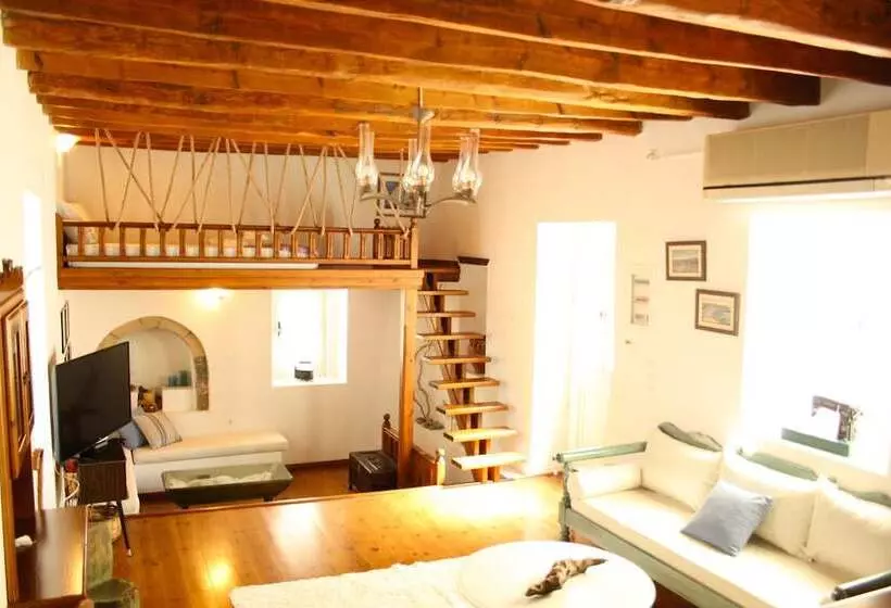 ホテル Mariakis Luxury Studios