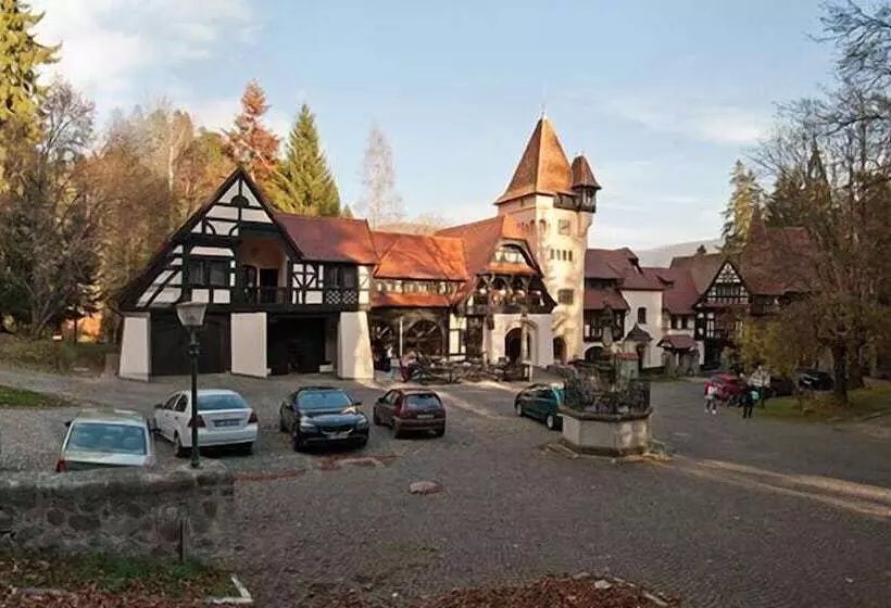 ホテル Vila Economat