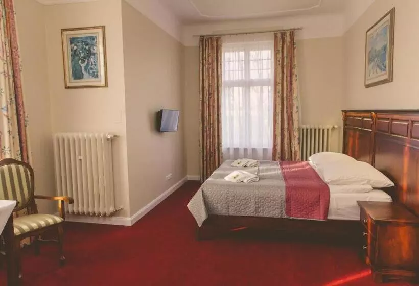 هتل Willa Starosty