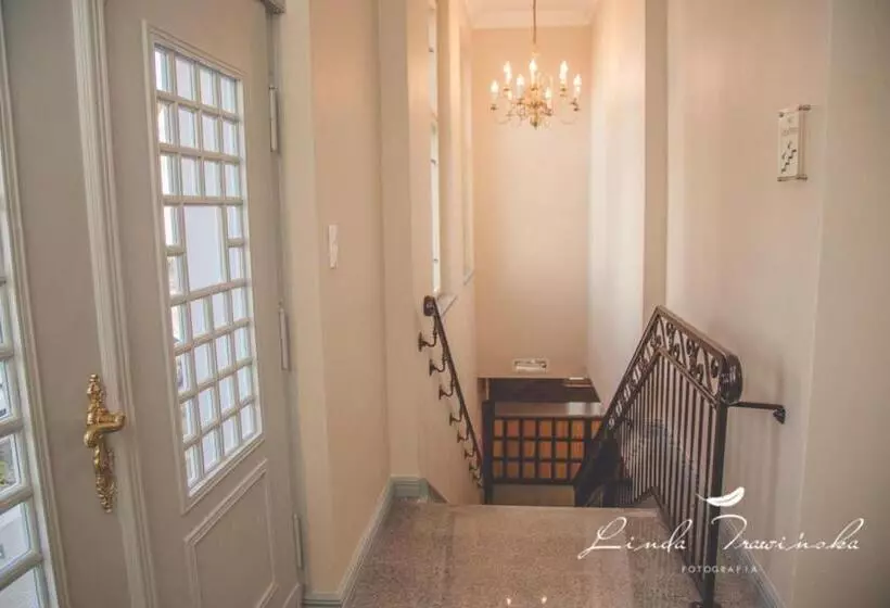 هتل Willa Starosty