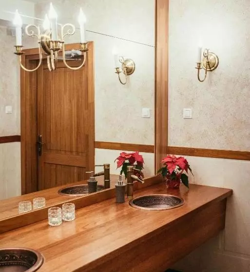 هتل Willa Starosty