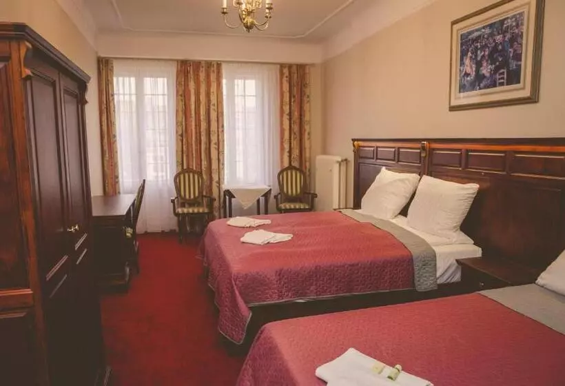 هتل Willa Starosty