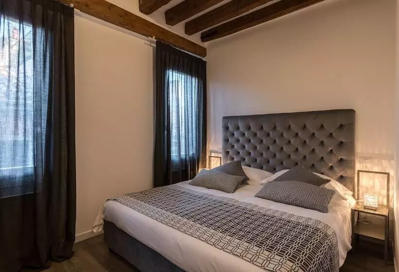 پانسیون La Loggia Della Luna