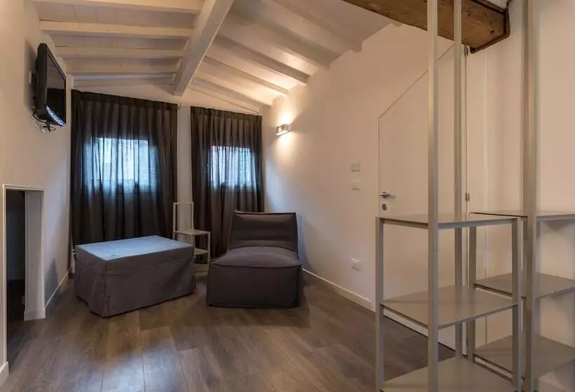 پانسیون La Loggia Della Luna