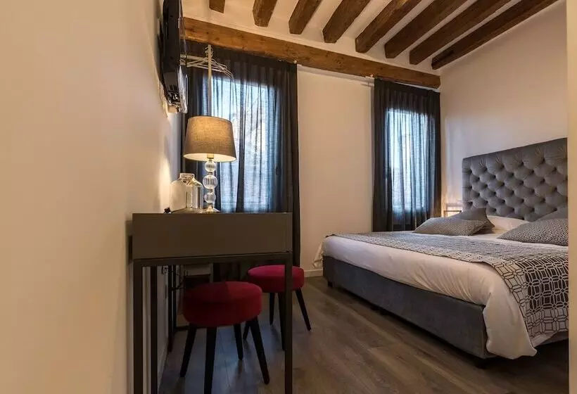 پانسیون La Loggia Della Luna