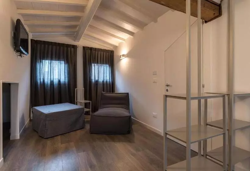 پانسیون La Loggia Della Luna