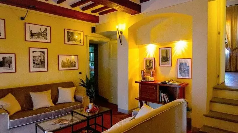 Aamiaismajoitus (B&B) Palazzo Mari