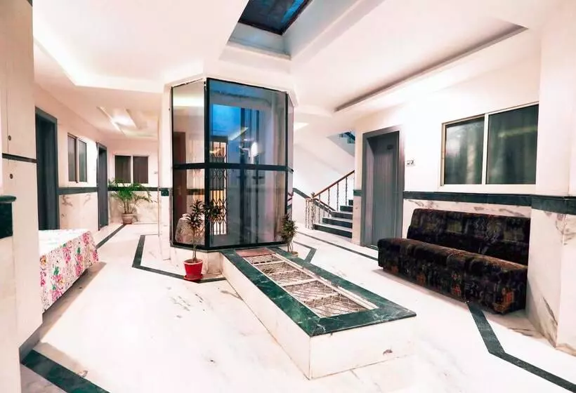 Fabhotel Ct Palace New Market