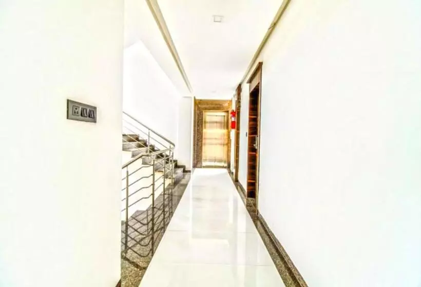 هتل Deepali Executive