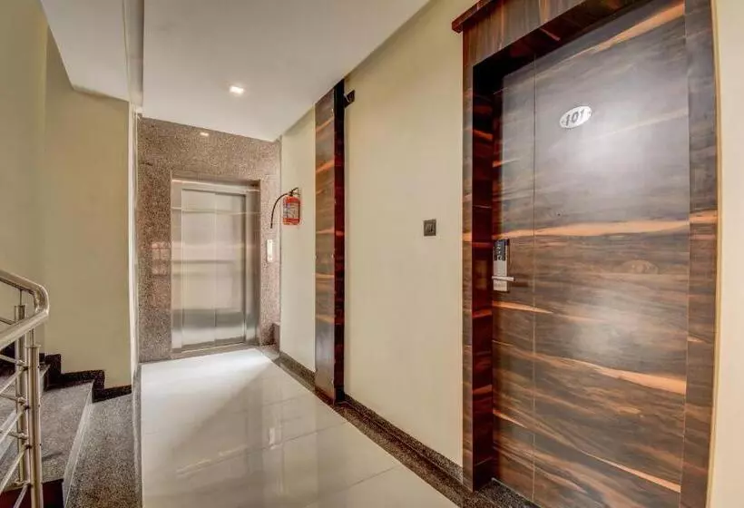 هتل Deepali Executive