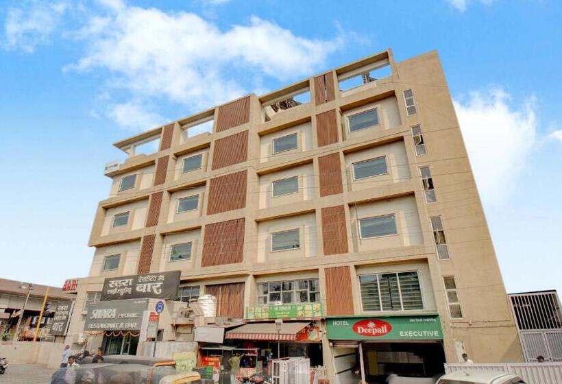 هتل Deepali Executive