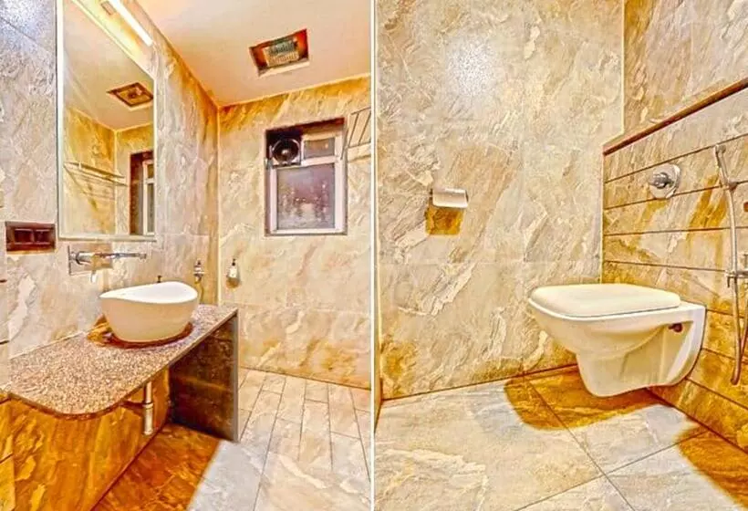 هتل Deepali Executive