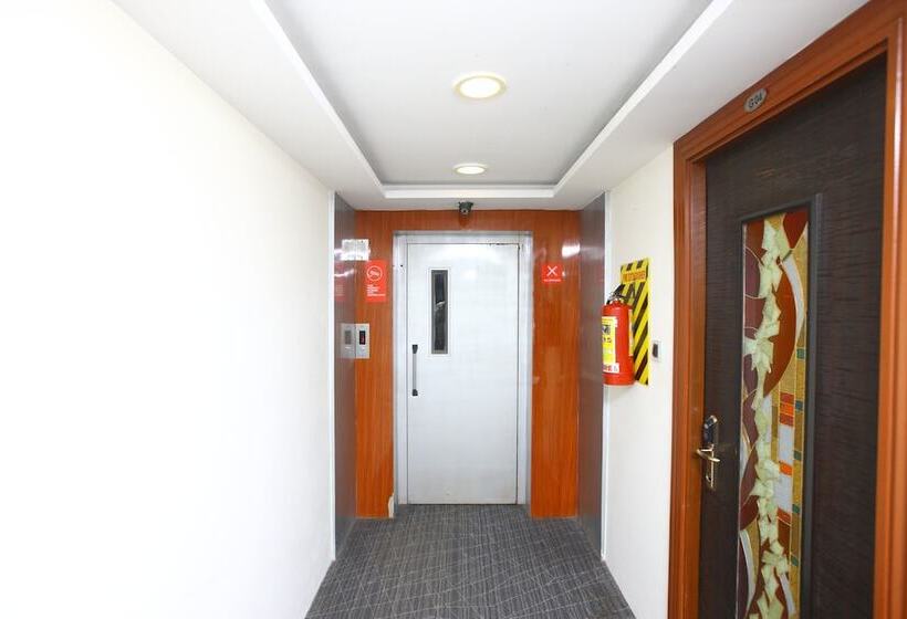 ホテル Flagship 479 By Oyo Rooms