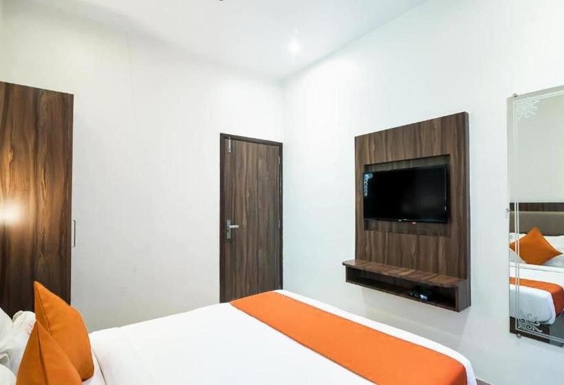 Hotel Sea Grand Colaba