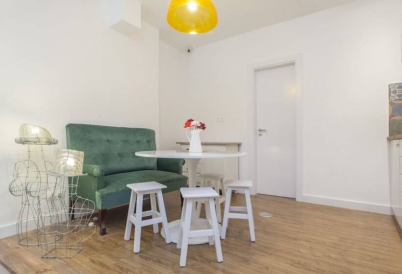 Pension Lisbon Old Town Guest House