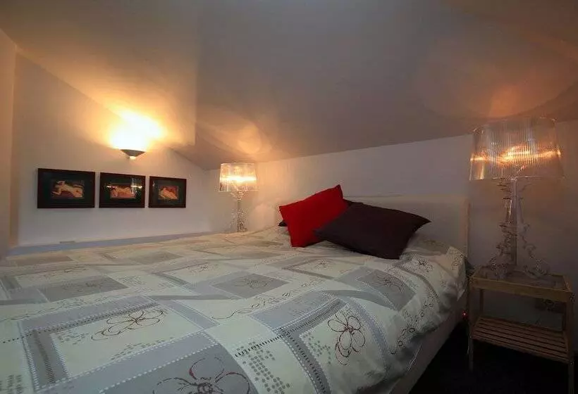 Aamiaismajoitus (B&B) La Petite Bruyere De Renaix