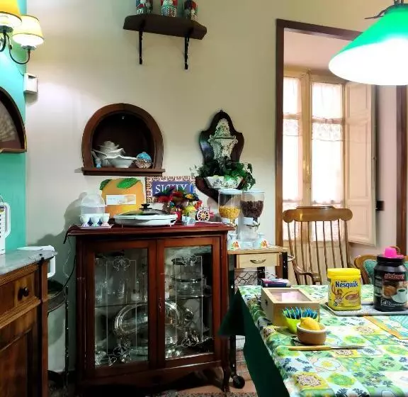 تختخواب و صبحانه Vittorio Emanuele Rooms Di Prinzi