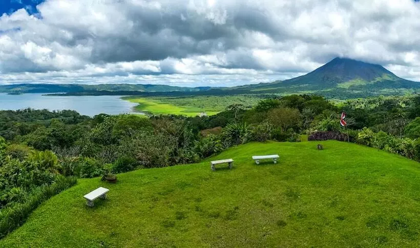 ホテル Arenal Garden Lodge