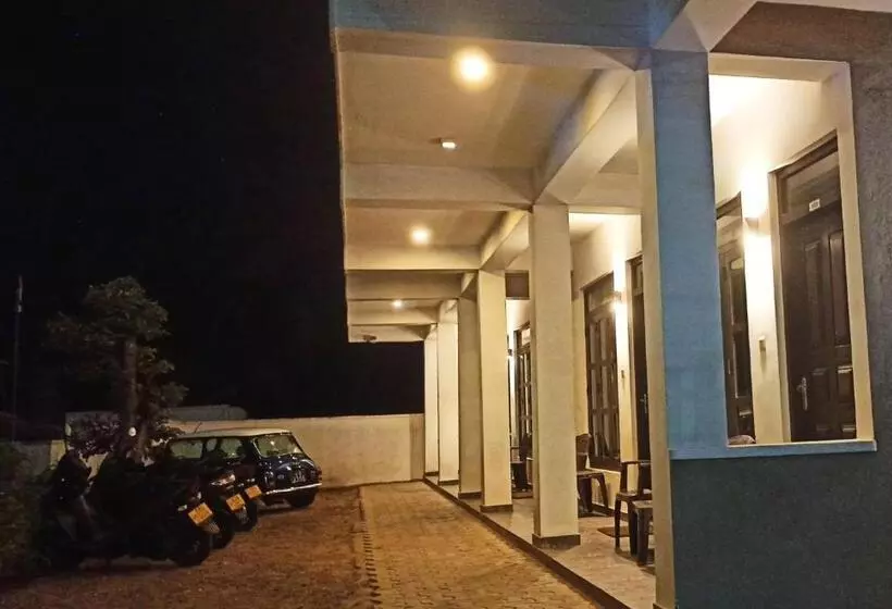 ホテル Sailors Mirissa