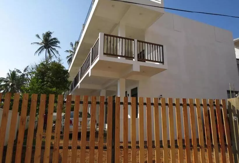 ホテル Sailors Mirissa