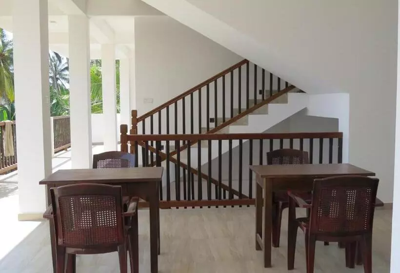 ホテル Sailors Mirissa