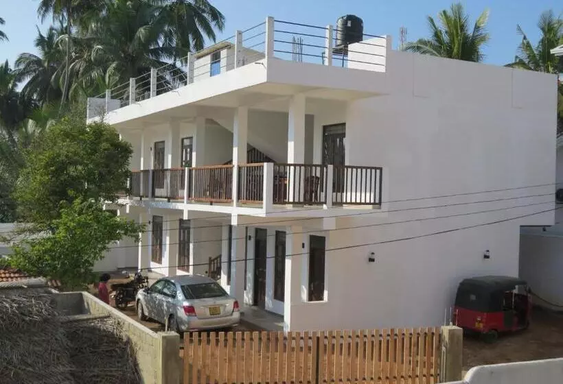 ホテル Sailors Mirissa