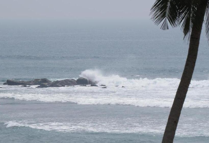 בית מלון כפרי Sailors Mirissa