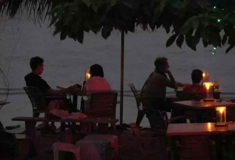 ホテル Sailors Mirissa