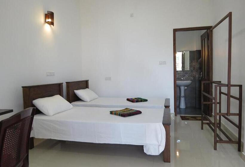 בית מלון כפרי Sailors Mirissa