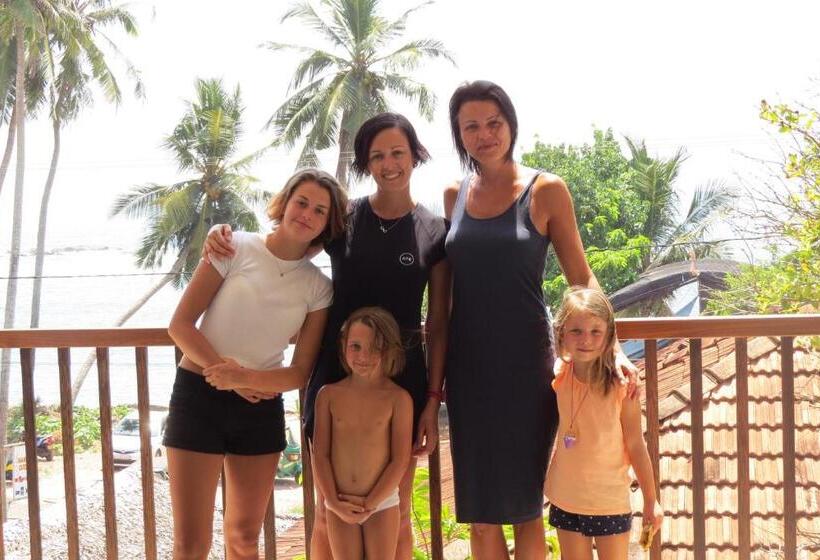 בית מלון כפרי Sailors Mirissa