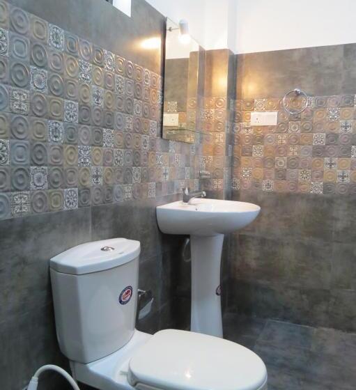 בית מלון כפרי Sailors Mirissa