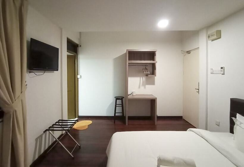 پانسیون Natol Villa  London