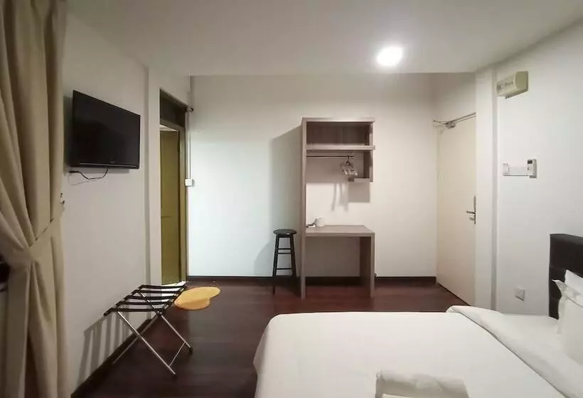 پانسیون Natol Villa  London