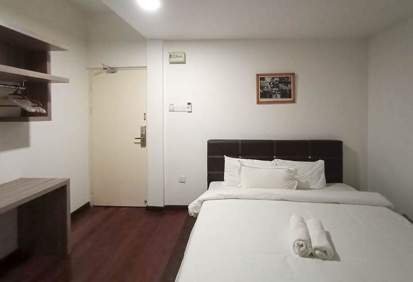 پانسیون Natol Villa  London