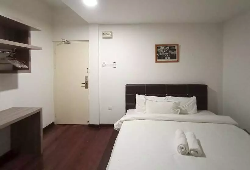 پانسیون Natol Villa  London