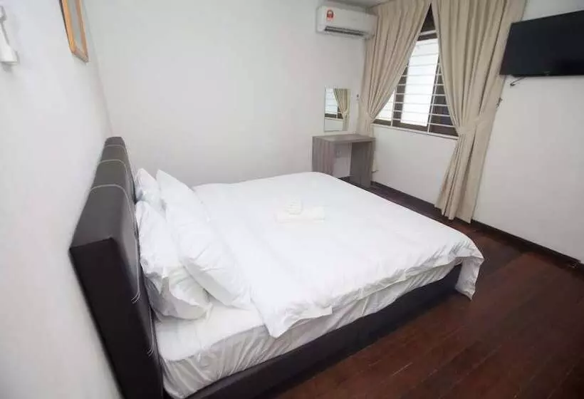 پانسیون Natol Villa  London