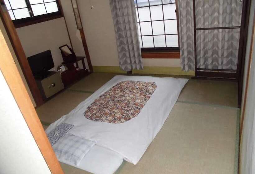 旅館 Minshuku Katsuya