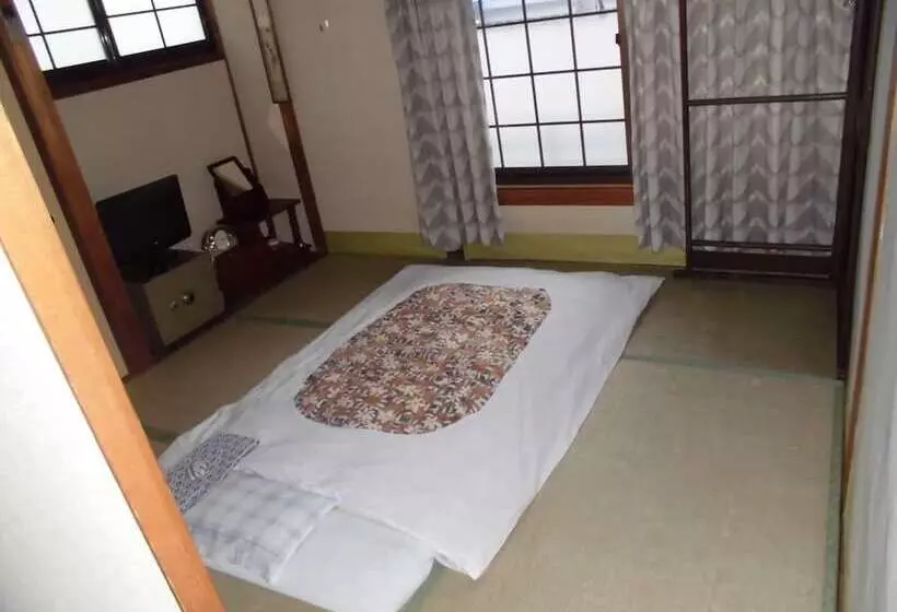 Ryokan Minshuku Katsuya