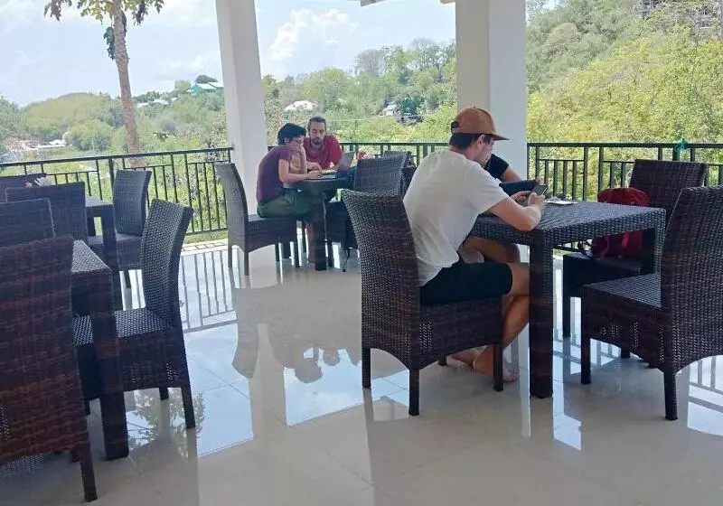 ベッドアンドブレックファースト Bonne Nuit