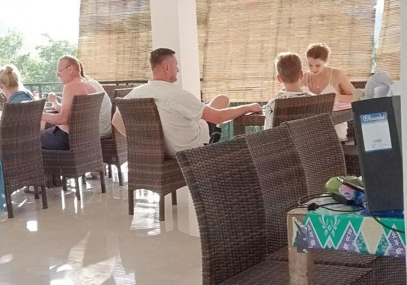 ベッドアンドブレックファースト Bonne Nuit