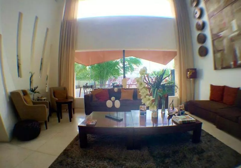 Hotelli Segara Villas