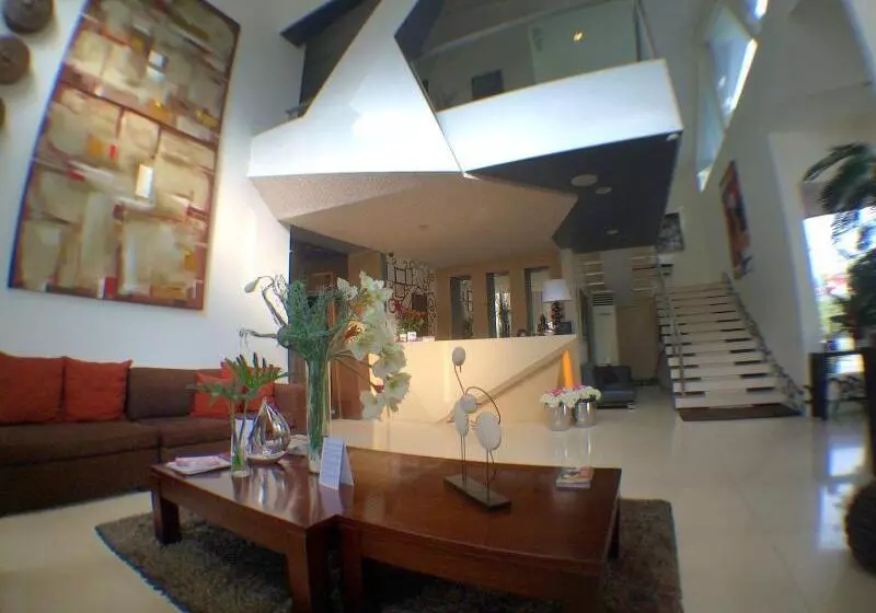 Hotelli Segara Villas