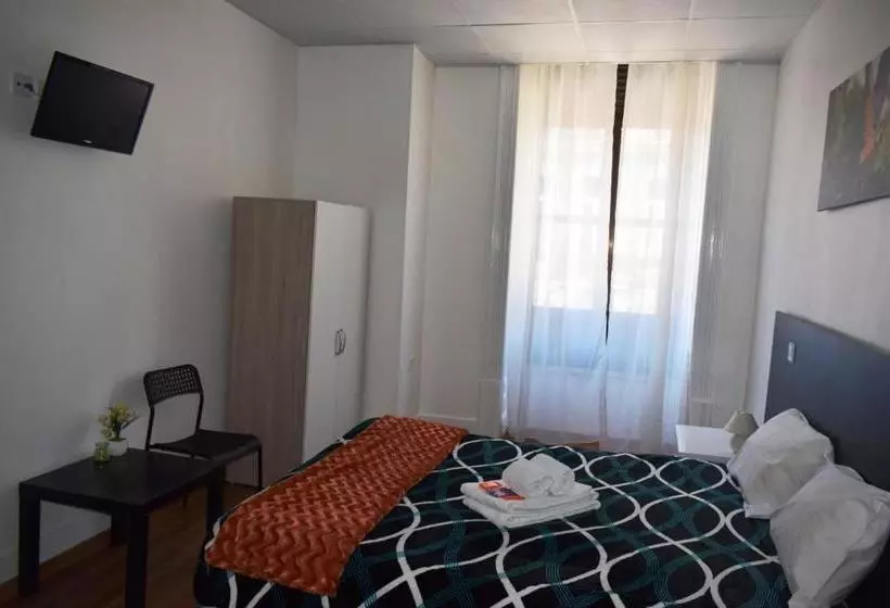 ペンション Guest House Henrique Viii