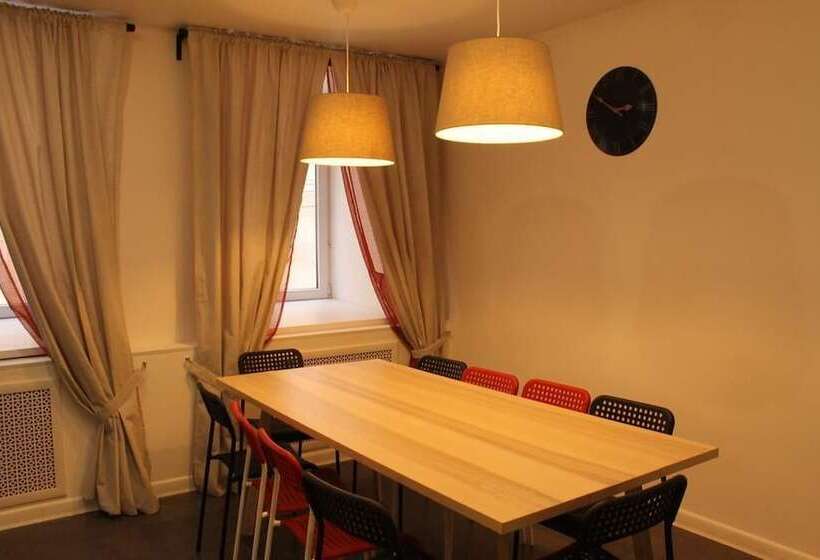 Dad&cat Capsule Hotel Hostel