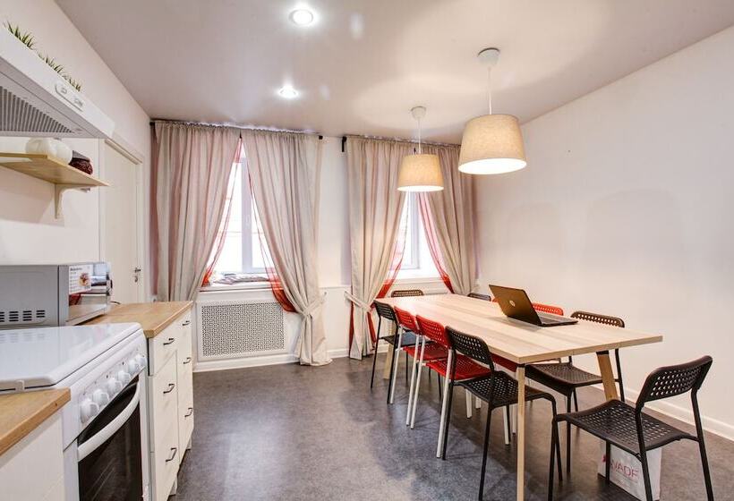 Dad&cat Capsule Hotel Hostel