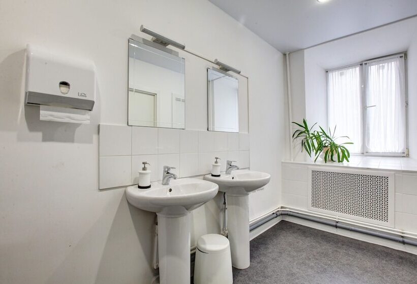 Dad&cat Capsule Hotel Hostel