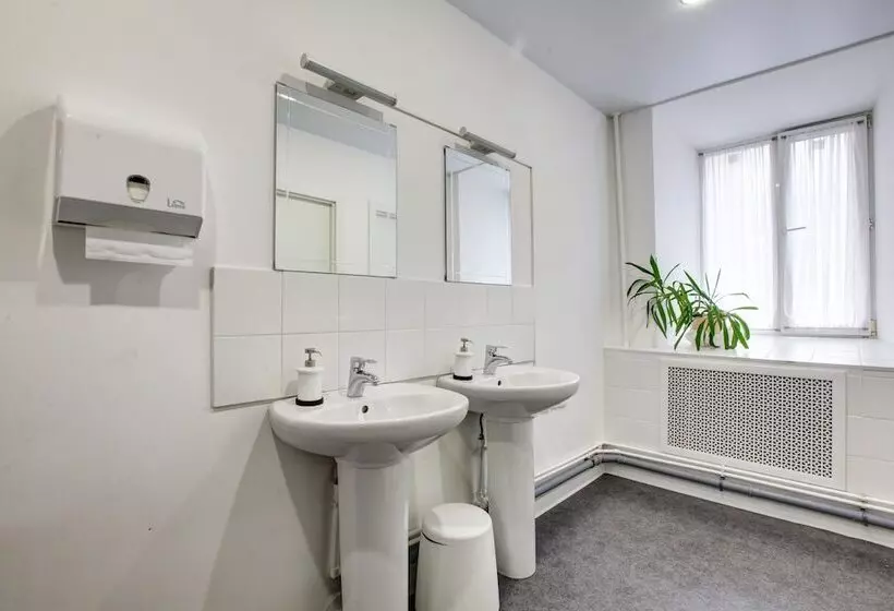 Dad&cat Capsule Hotel   Hostel